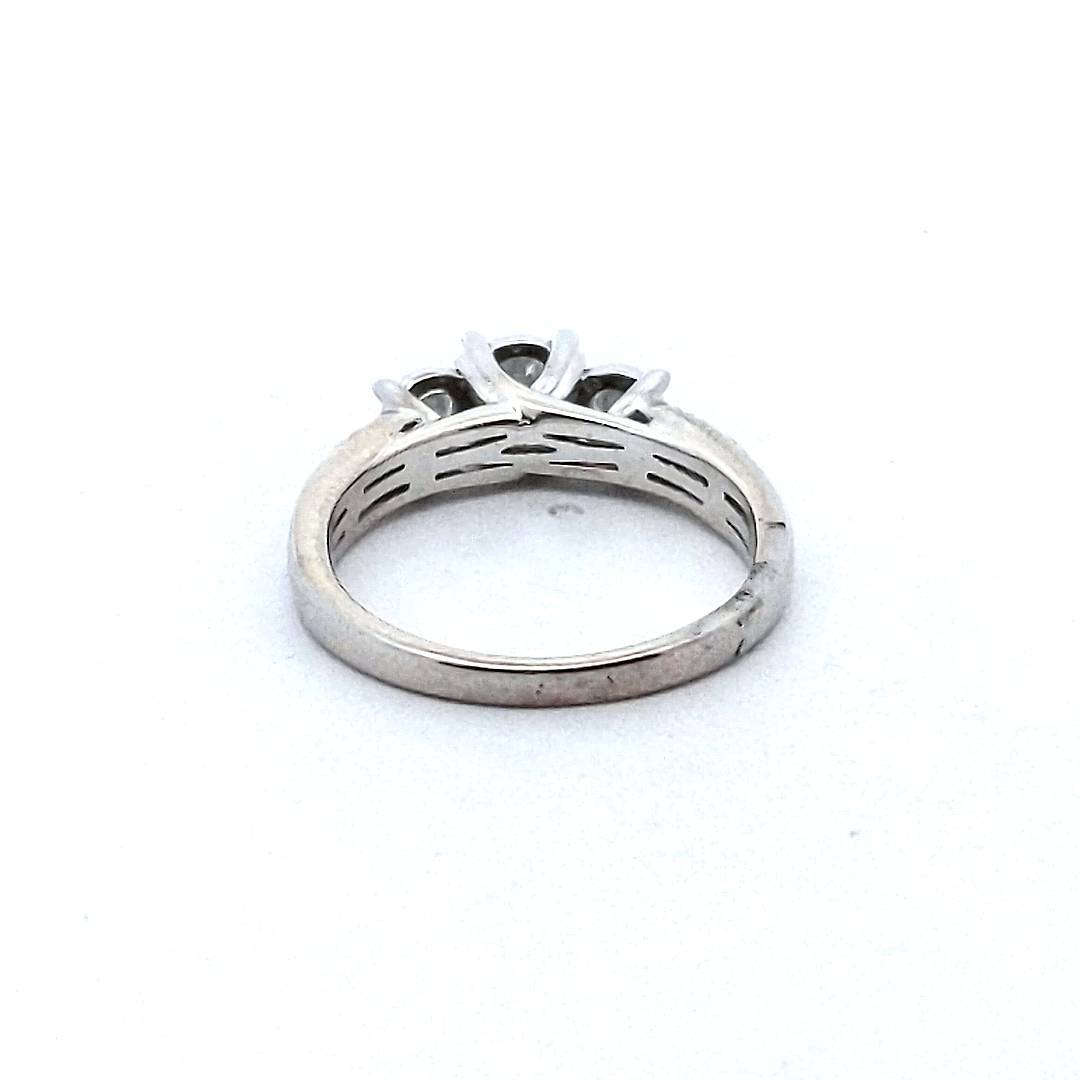 Estate 14K White Gold Round Diamond Engagement Ring