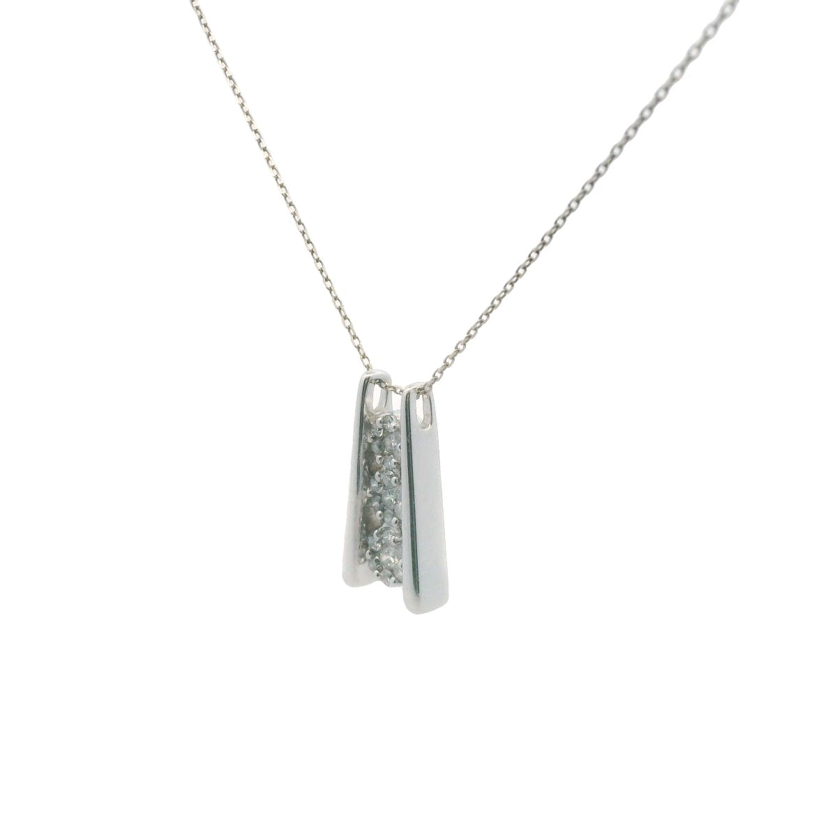 14K White Gold Diamond Cluster Necklace