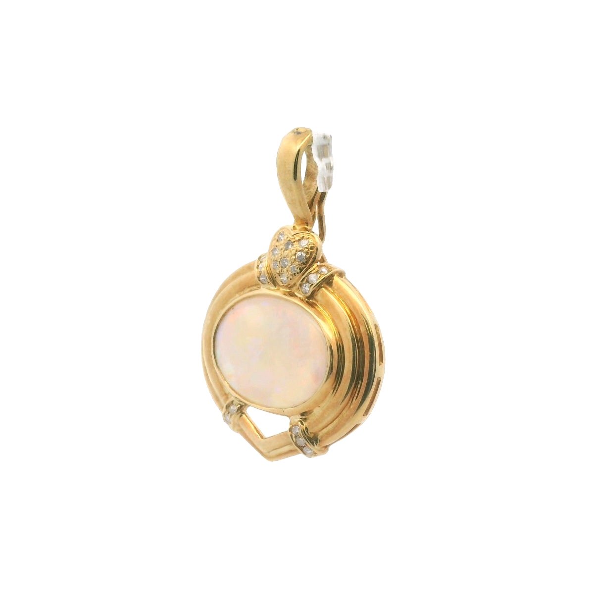 Vintage 18K Yellow Gold Natural Opal & Diamond Pendant