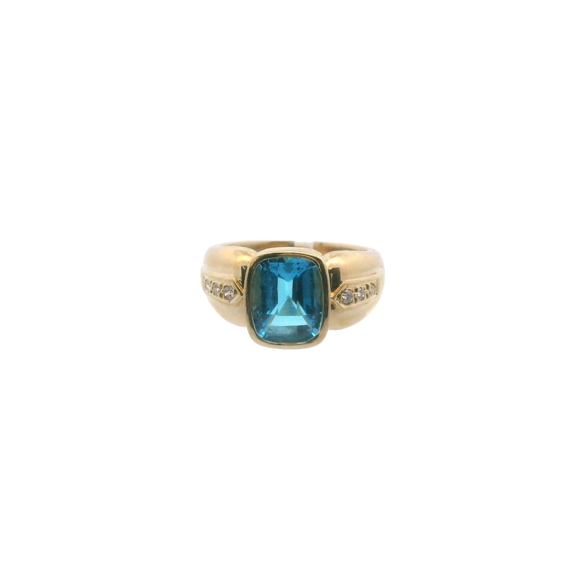 18K Yellow Gold Diamond & Checkerboard Cut Blue Topaz Ring