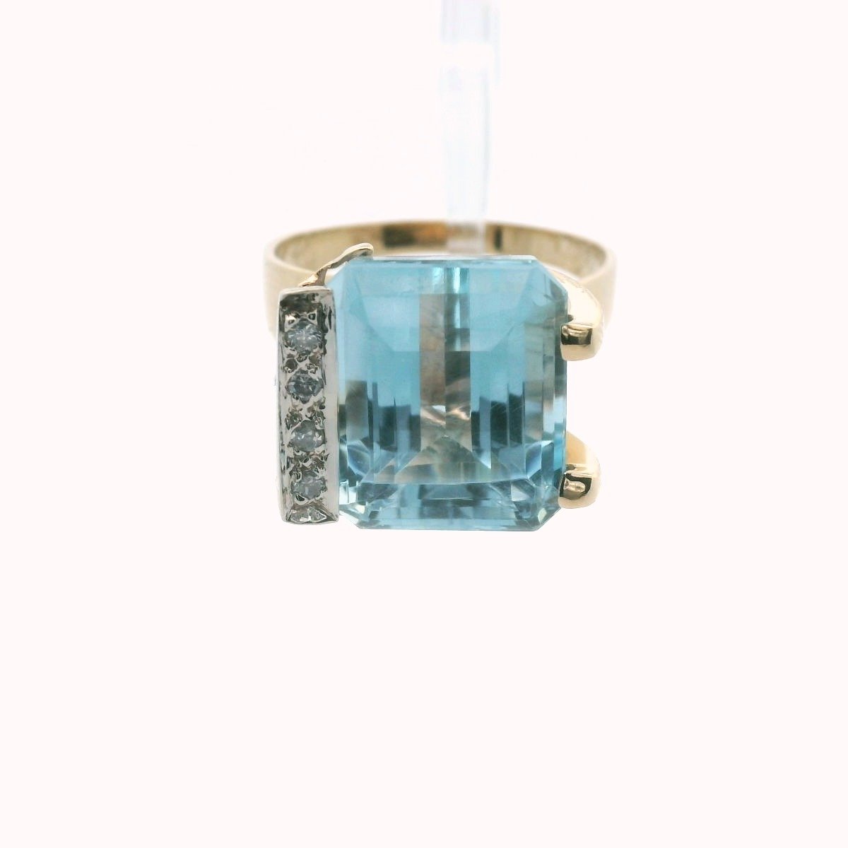 Vintage 14K Yellow Gold Diamond & Blue Topaz Ring
