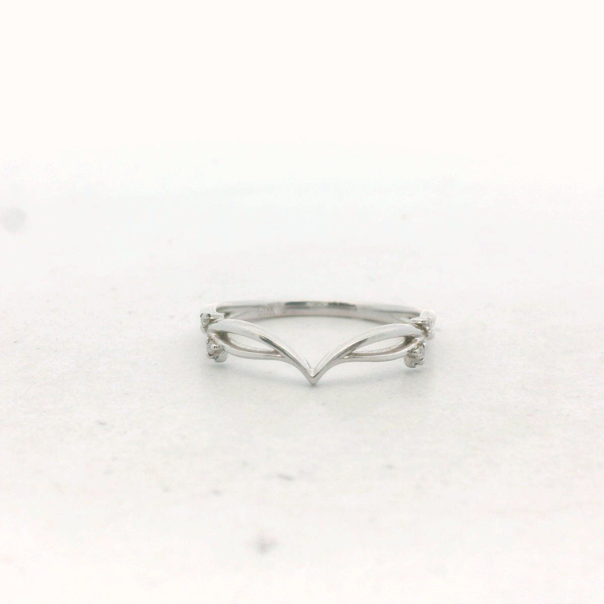 18K White Gold Diamond Accent Ring