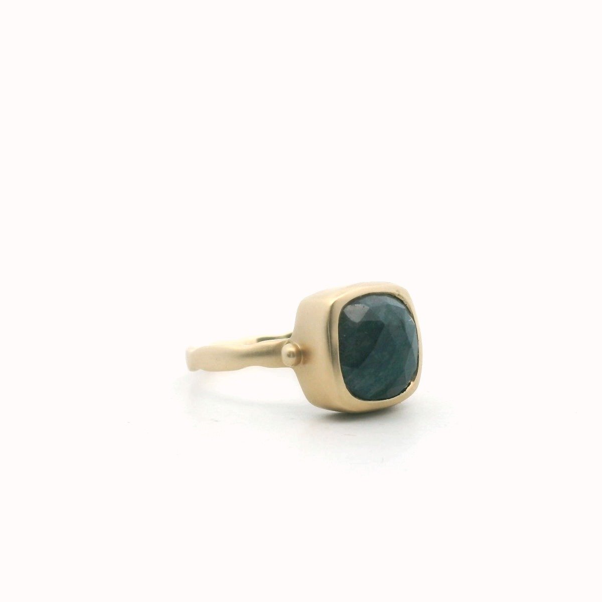 WS 14K Yellow Gold Rose Cut Blue Corundum Sapphire Ring