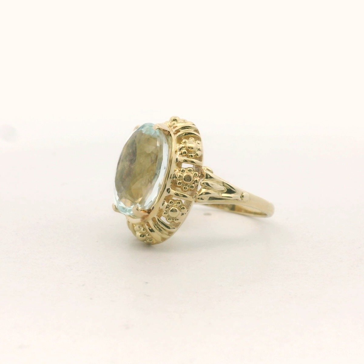 Vintage 14K Yellow Gold Aquamarine Flower Design Ring