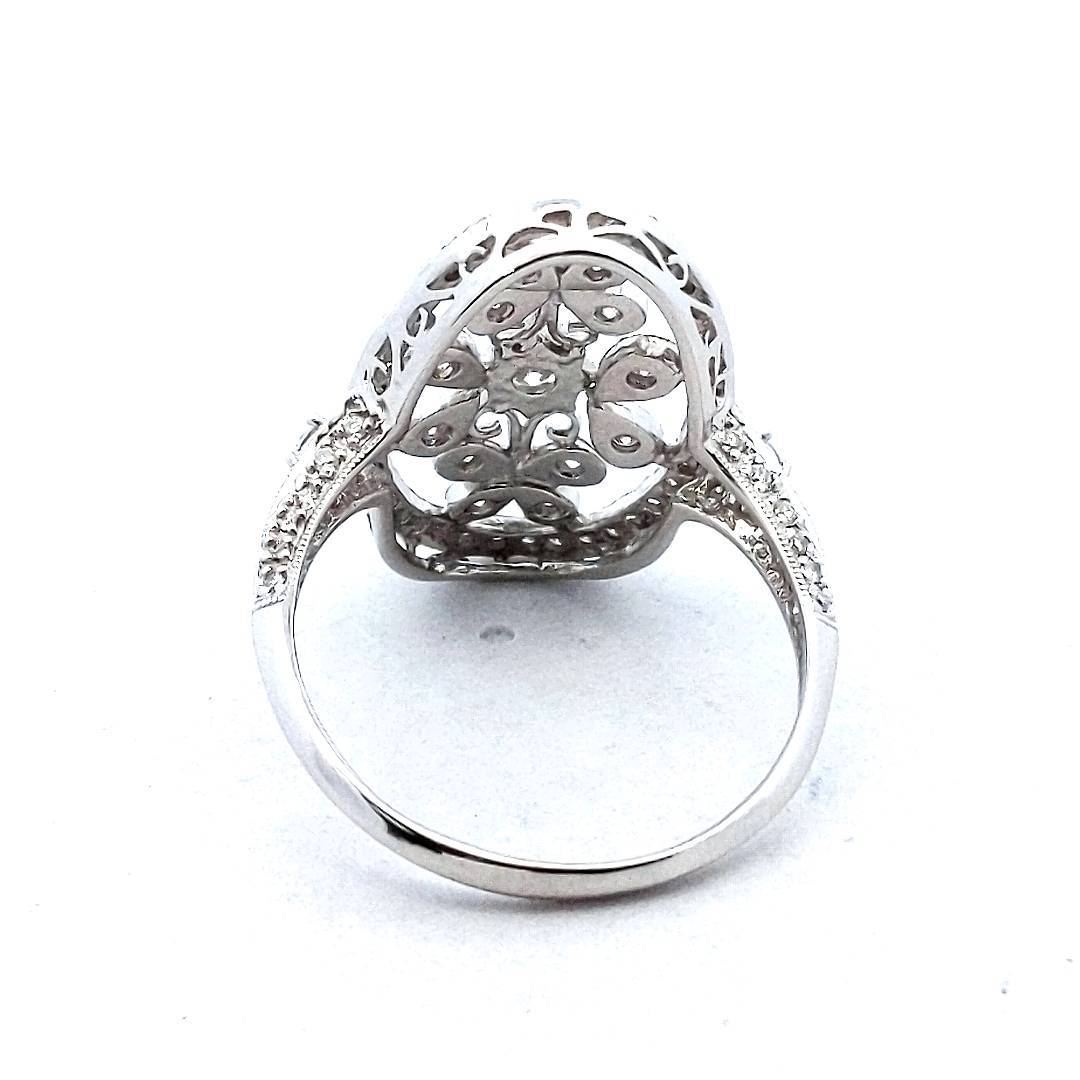 18K White Gold Natural Diamond Oval Flower Ring