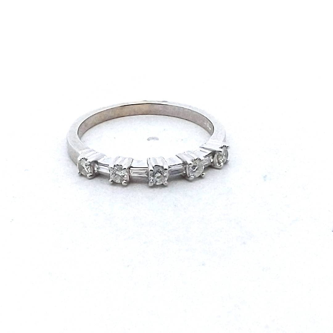 18K White Gold Baguette & Round Diamond Band