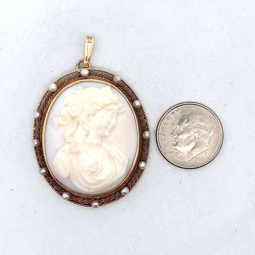 Vintage 14K Yellow Gold Carved Shell Cameo Natural Pearl Pendant