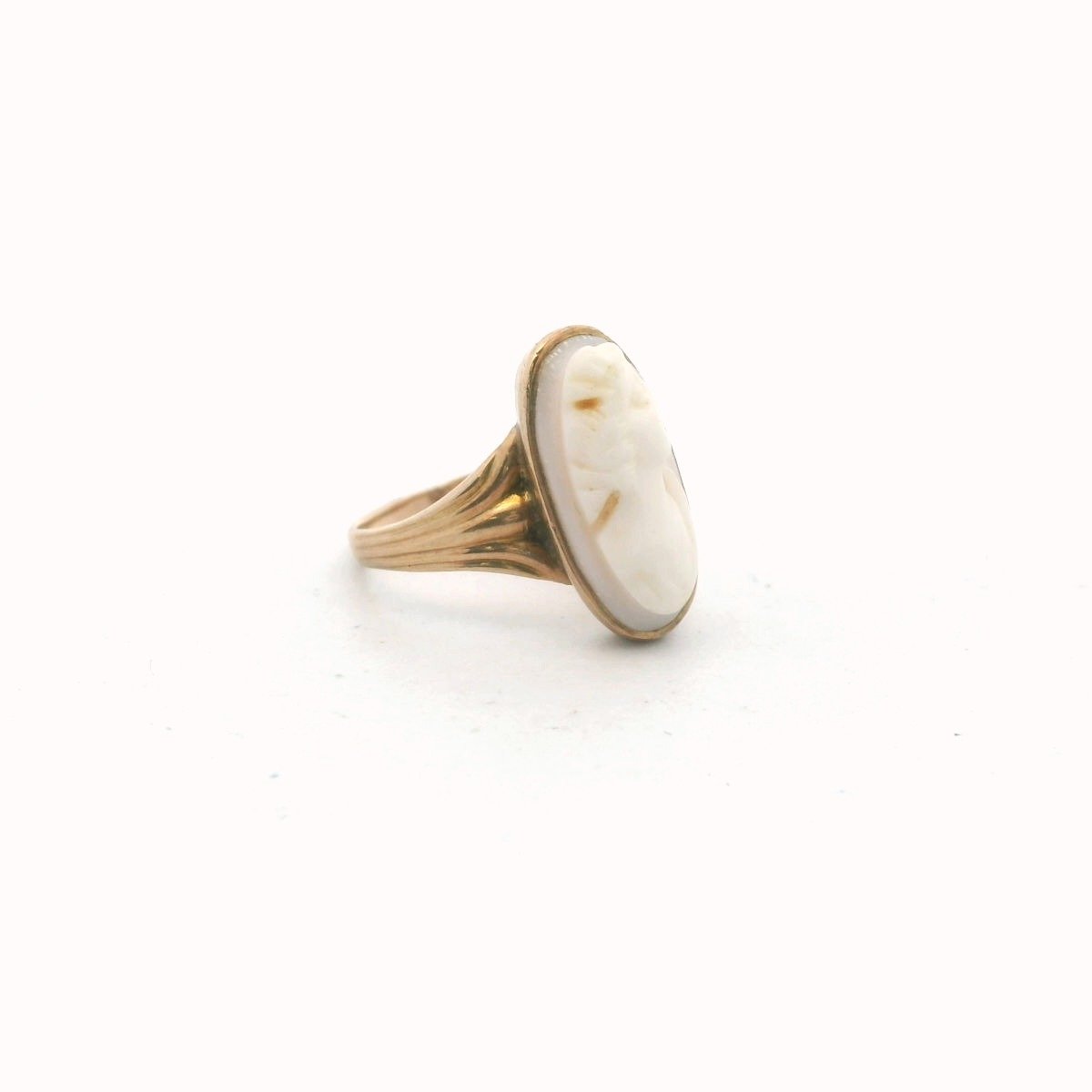 Antique 10K Yellow Gold Carved Shell Cameo Ring