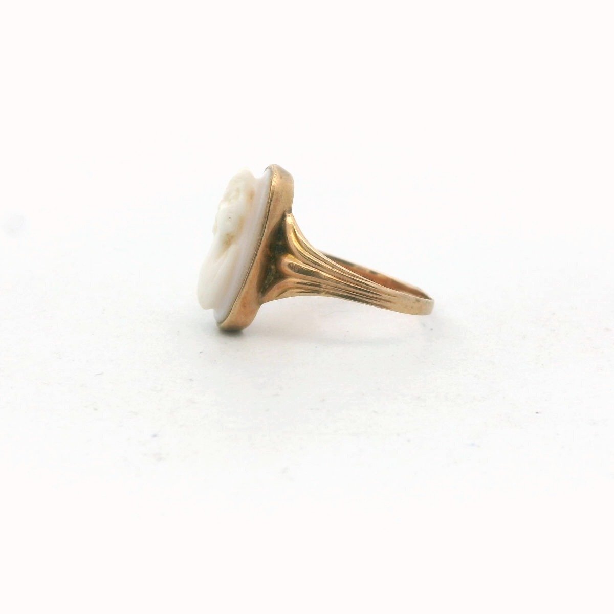 Antique 10K Yellow Gold Carved Shell Cameo Ring