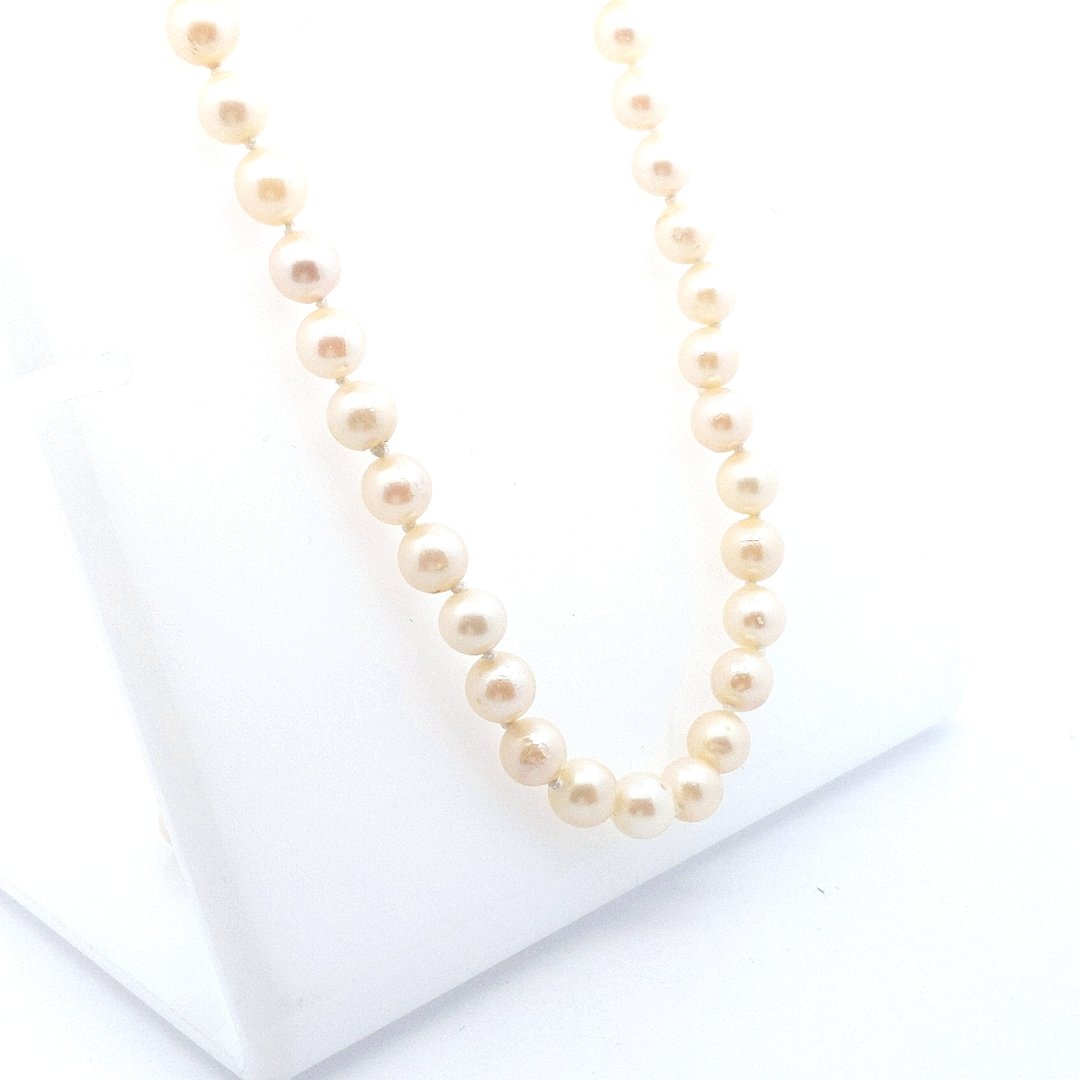 Estate $300 Cultured Pearls Saltwater Necklace