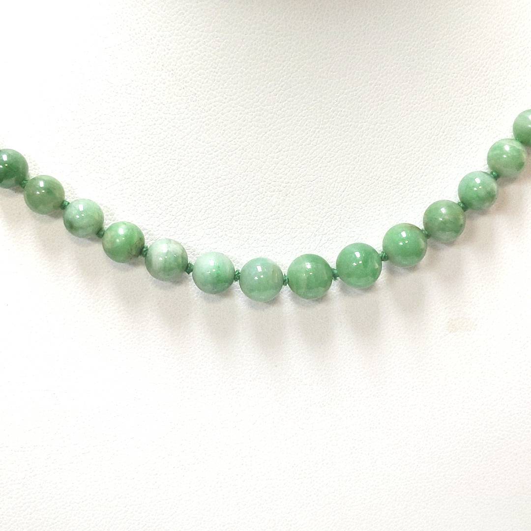 Vintage 14K Yellow Gold Jadeite Graduated Bead Necklace