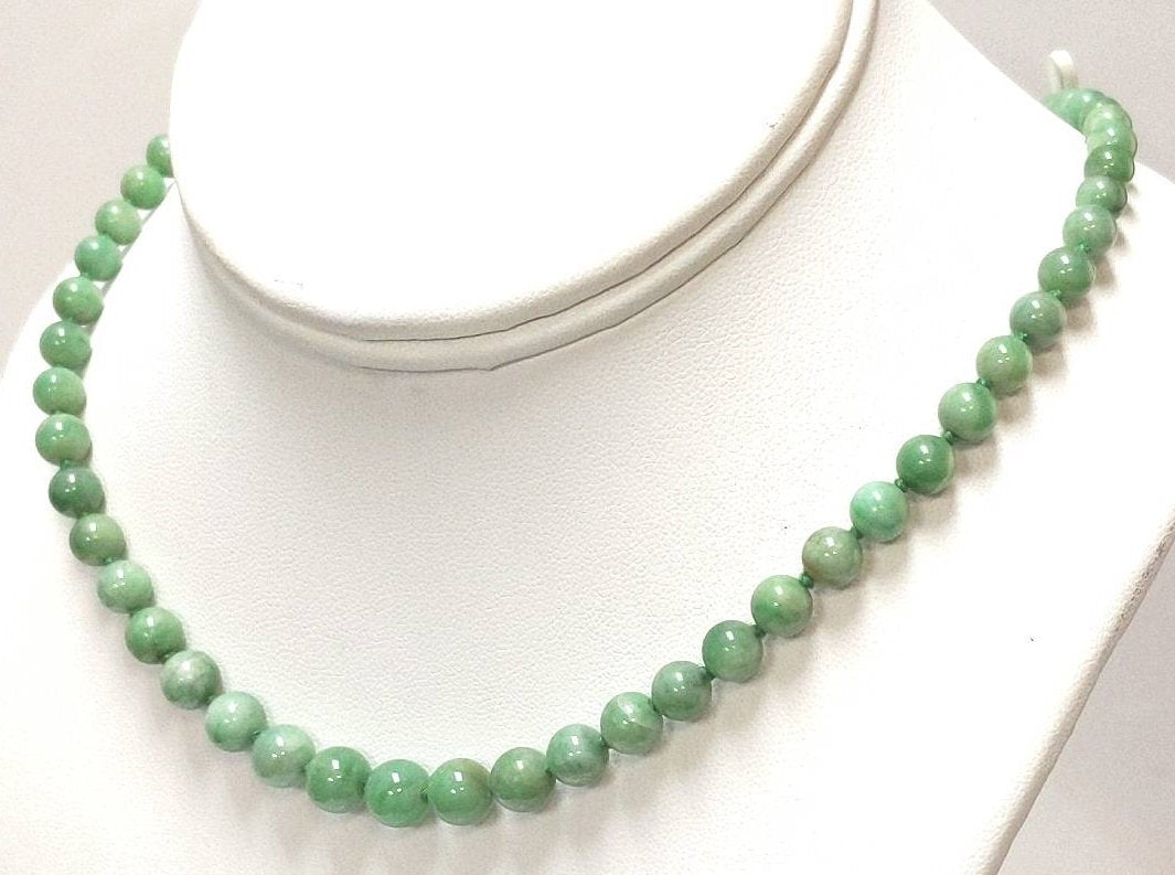 Vintage 14K Yellow Gold Jadeite Graduated Bead Necklace