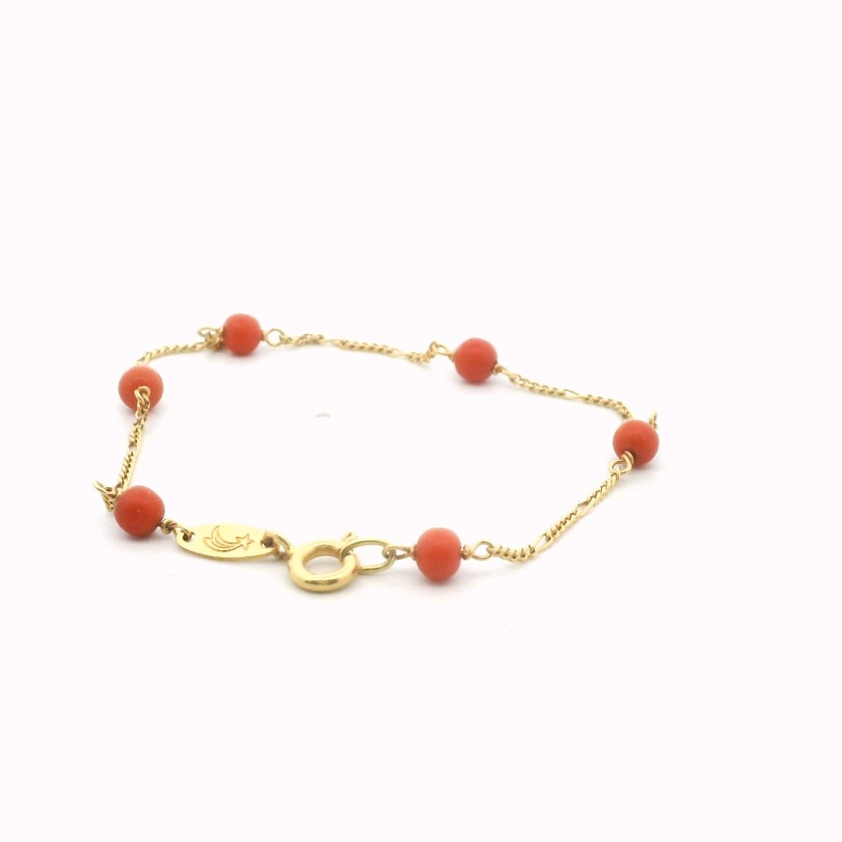 18K Yellow Gold Coral Bead Figaro Chain Bracelet