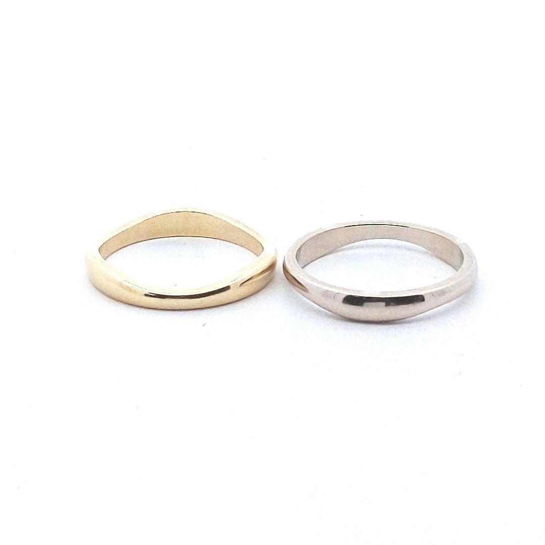 18K Yellow Gold Pair of Cartier Stackable 2 Tone Wavy Interlocking Bands