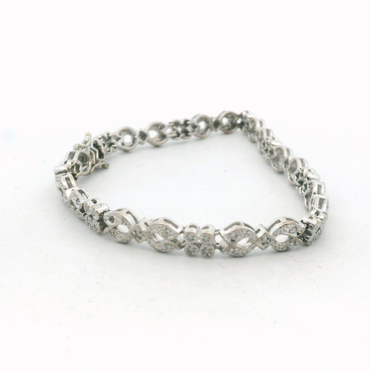 14K White Gold Diamond Milgrain Accent Bracelet