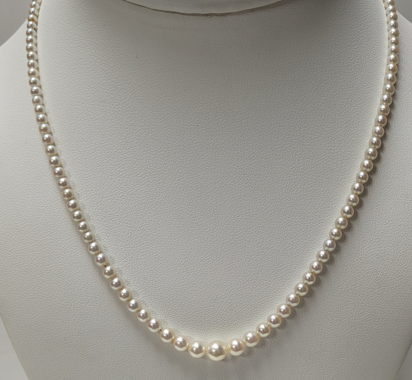10K White Gold GIA Graduated Akoya Pearl Necklace