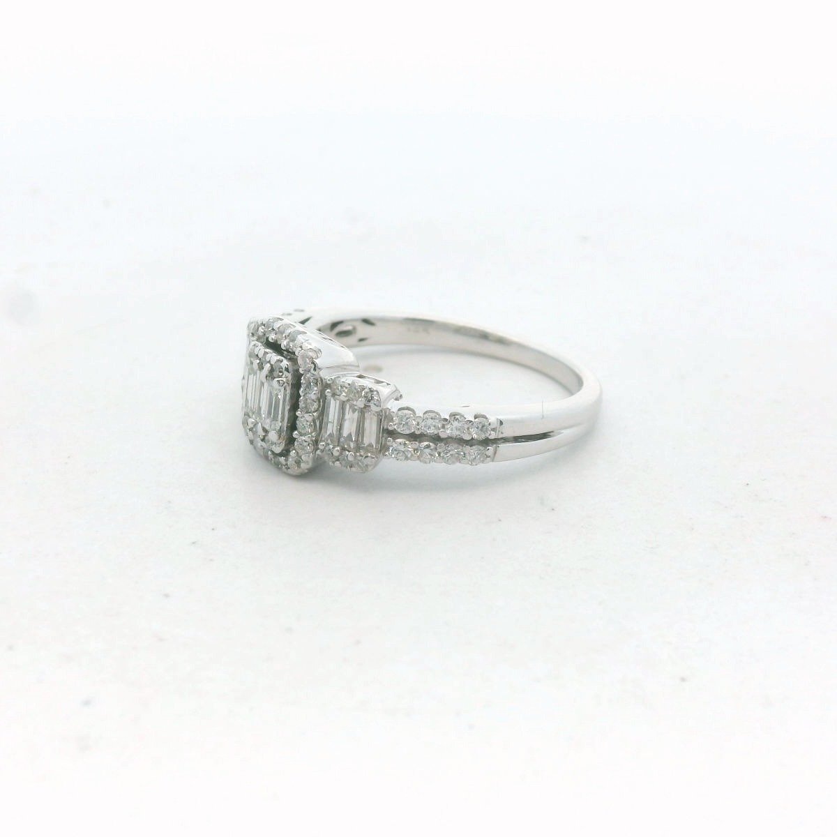 14K White Gold Diamond Engagement Ring