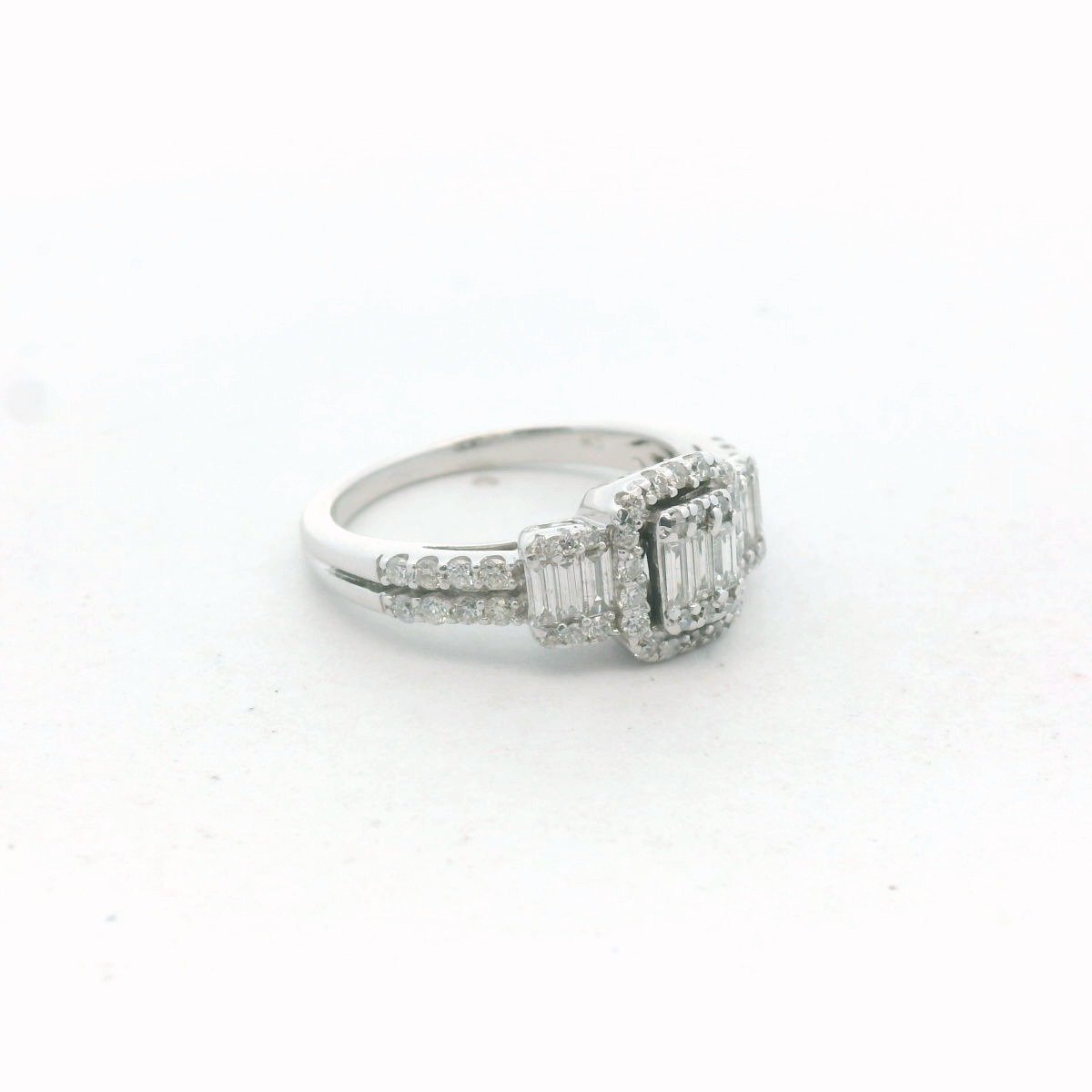 14K White Gold Diamond Engagement Ring