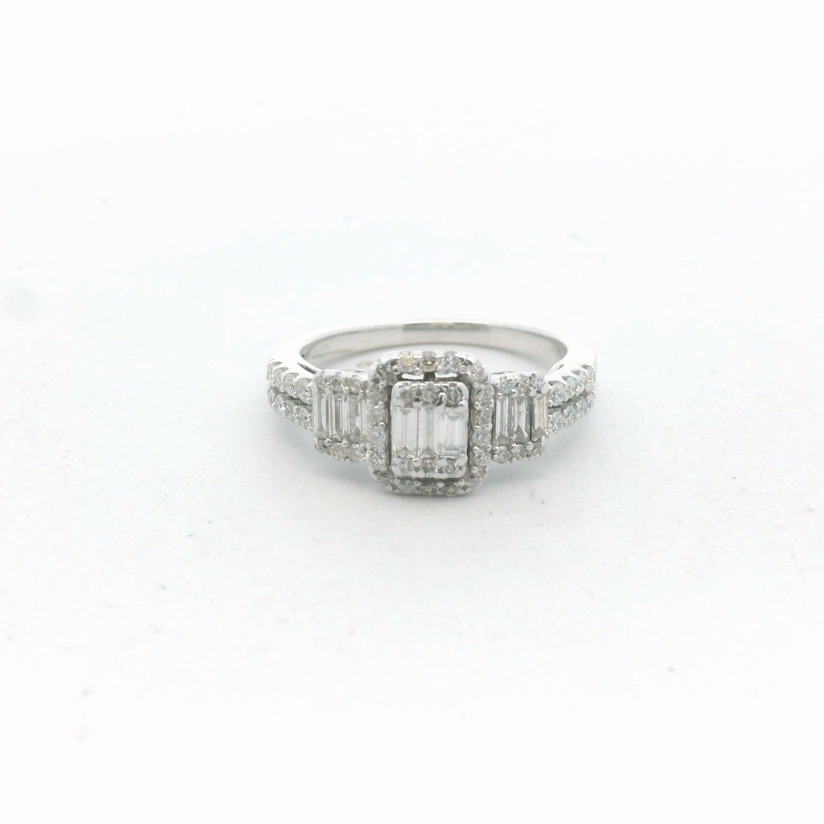 14K White Gold Diamond Engagement Ring