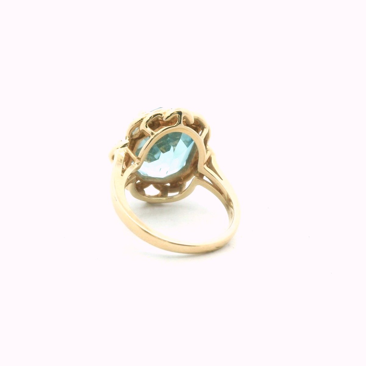 Vintage 14K Yellow Gold Blue Topaz Diamond Accent Ring