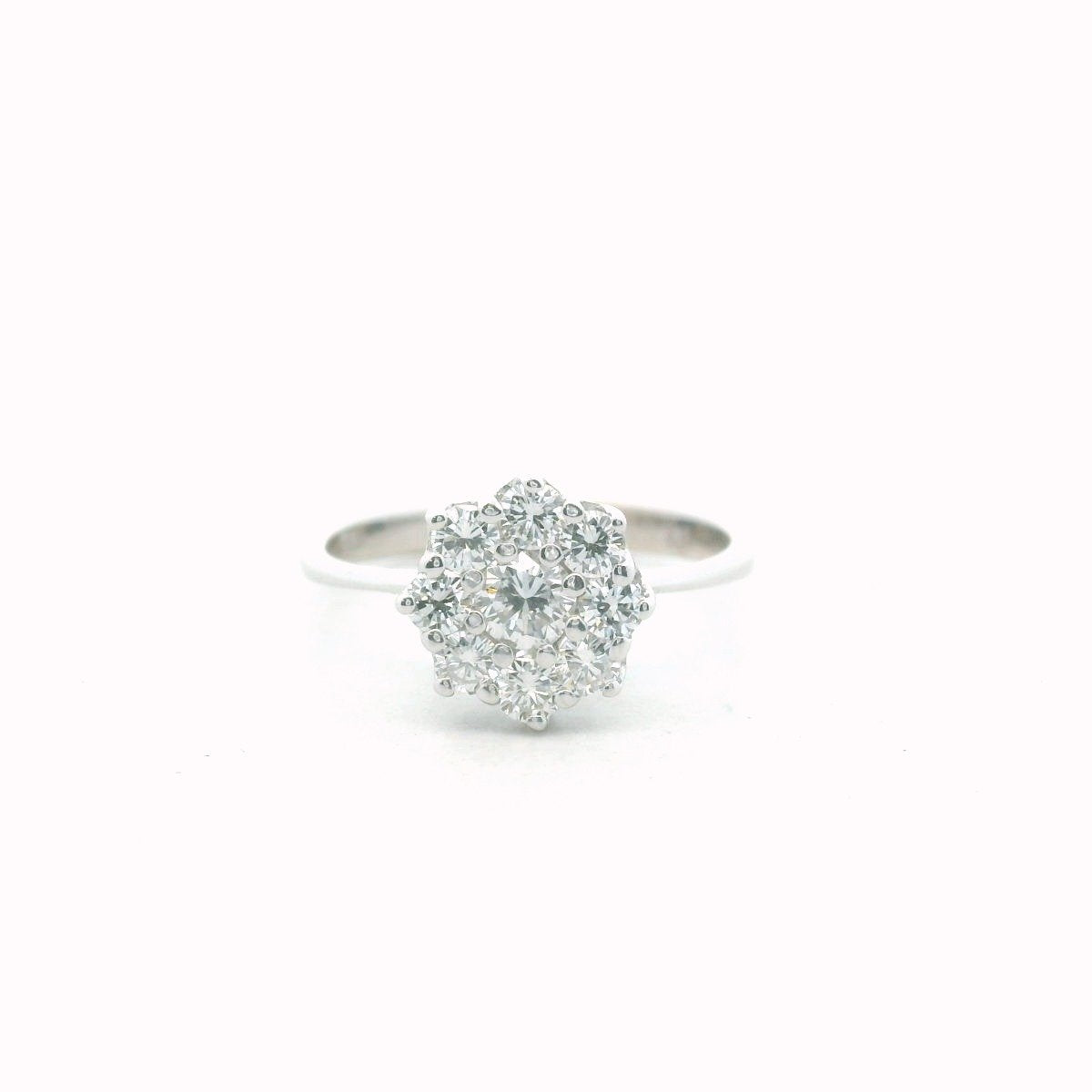 18K White Gold Diamond Cluster Ring