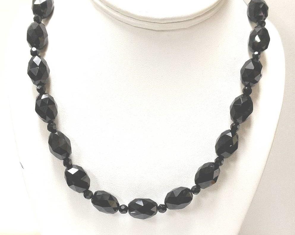 Estate $120 14K Yellow Gold Black Onyx Bead Gold Clasp Necklace
