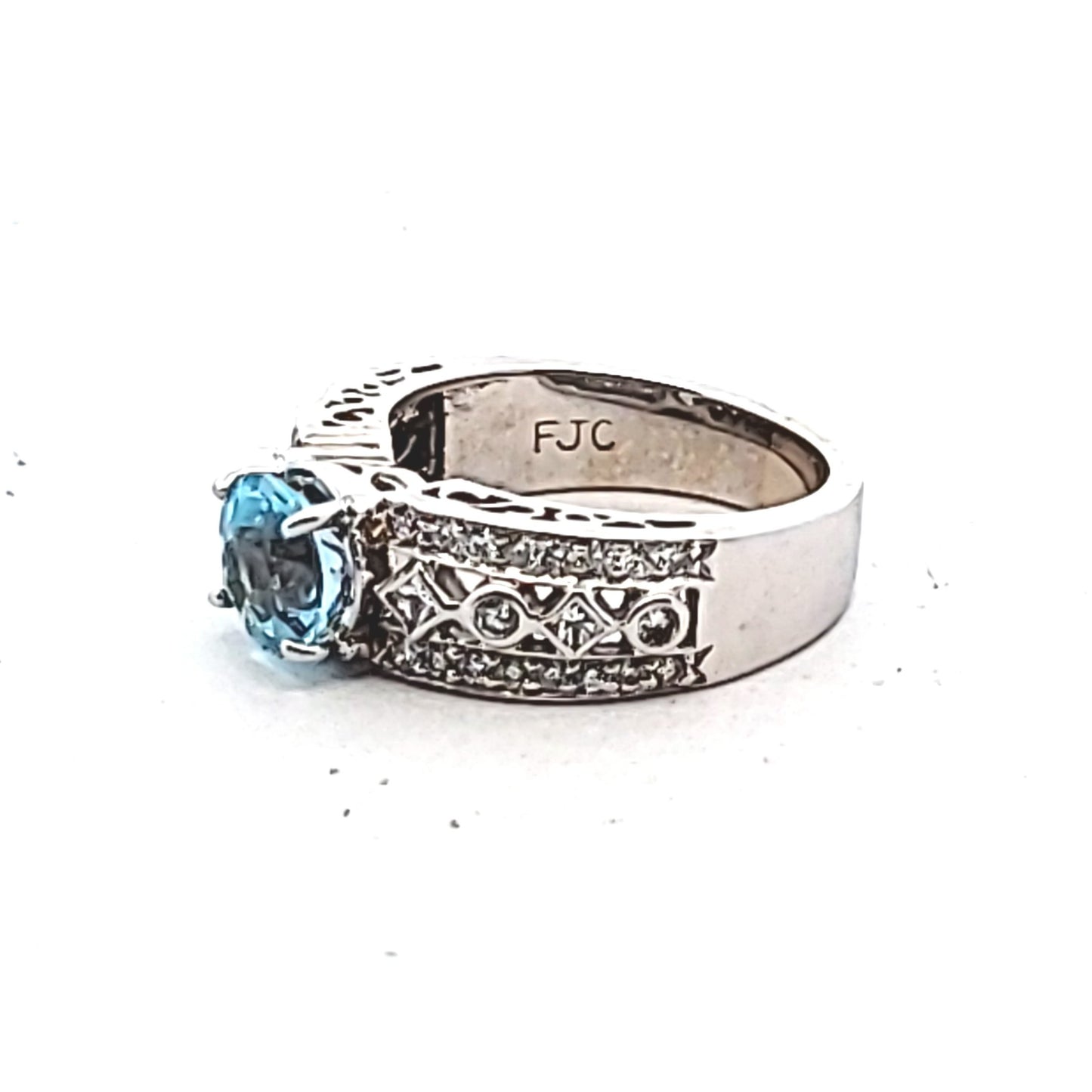 18K White Gold Natural Diamond & Aquamarine Ring