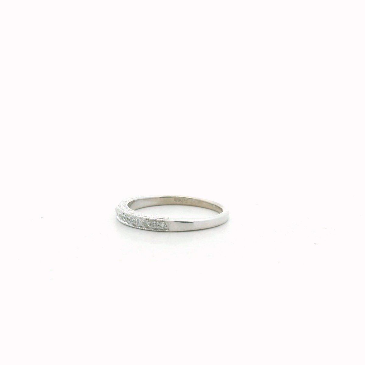 10K White Gold Diamond Milgrain Accents Band