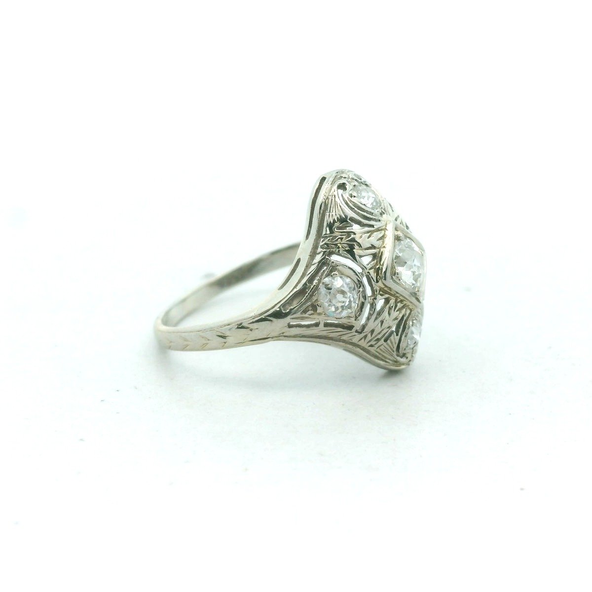 Antique Deco 18K White Gold Diamond Filigree Ring