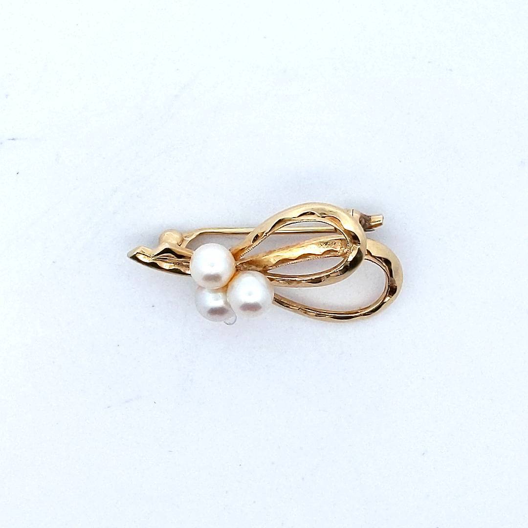 Designer $800 Mikimoto 14K Yellow Gold Cultured Pearl Brooch