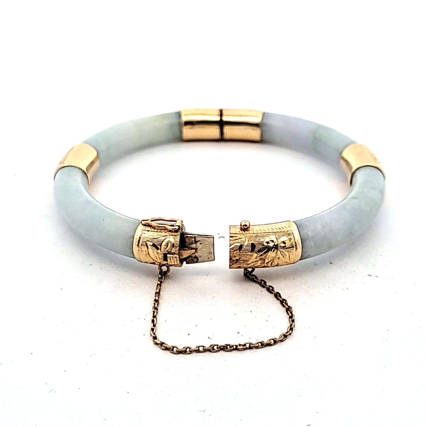 Vintage 14K Yellow Gold Carved Leaf Detail Hinged Jae Bangle