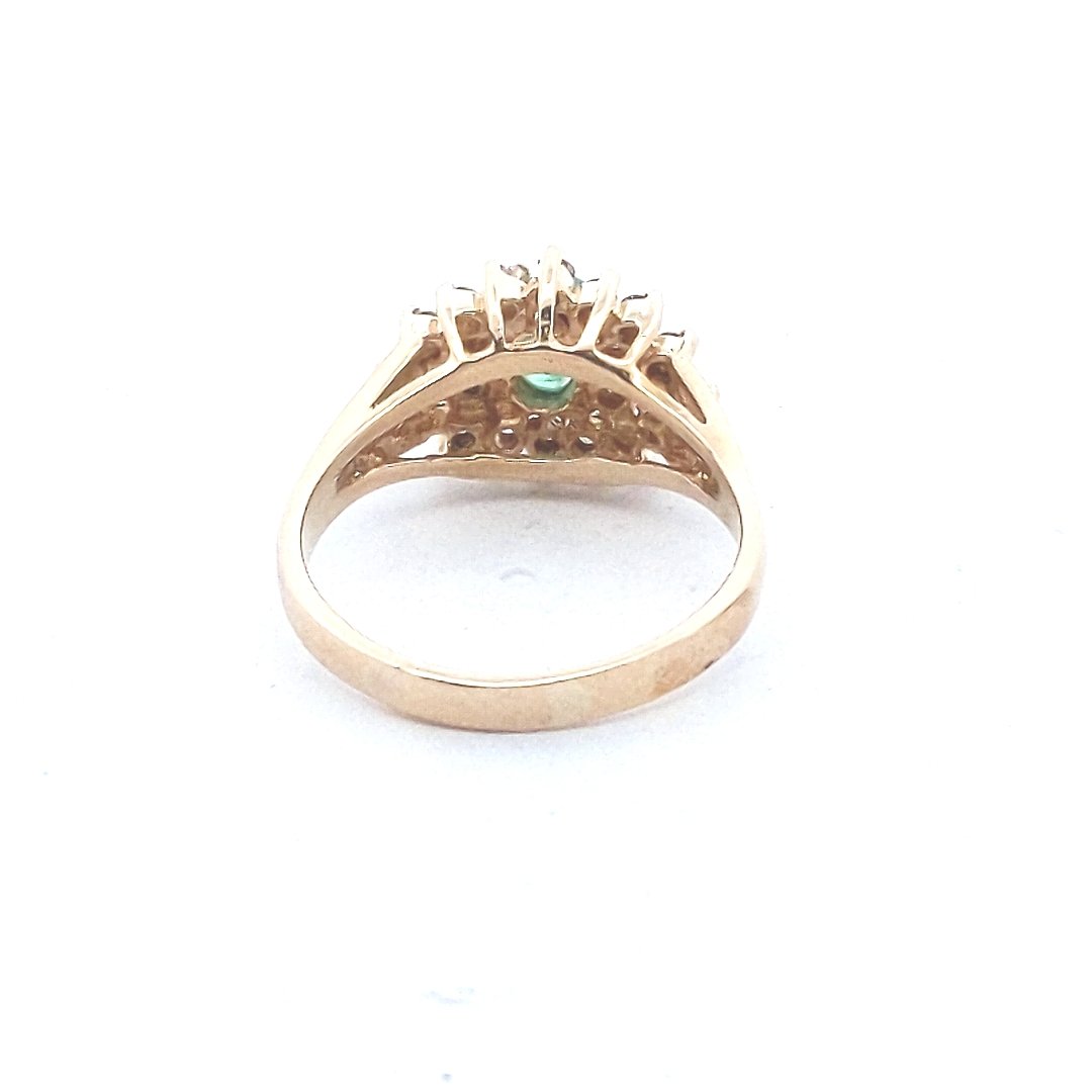 Estate $700 14K Yellow Gold Emerald Diamond Ring