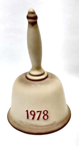 "1977 Annual Bell" Goebel 700