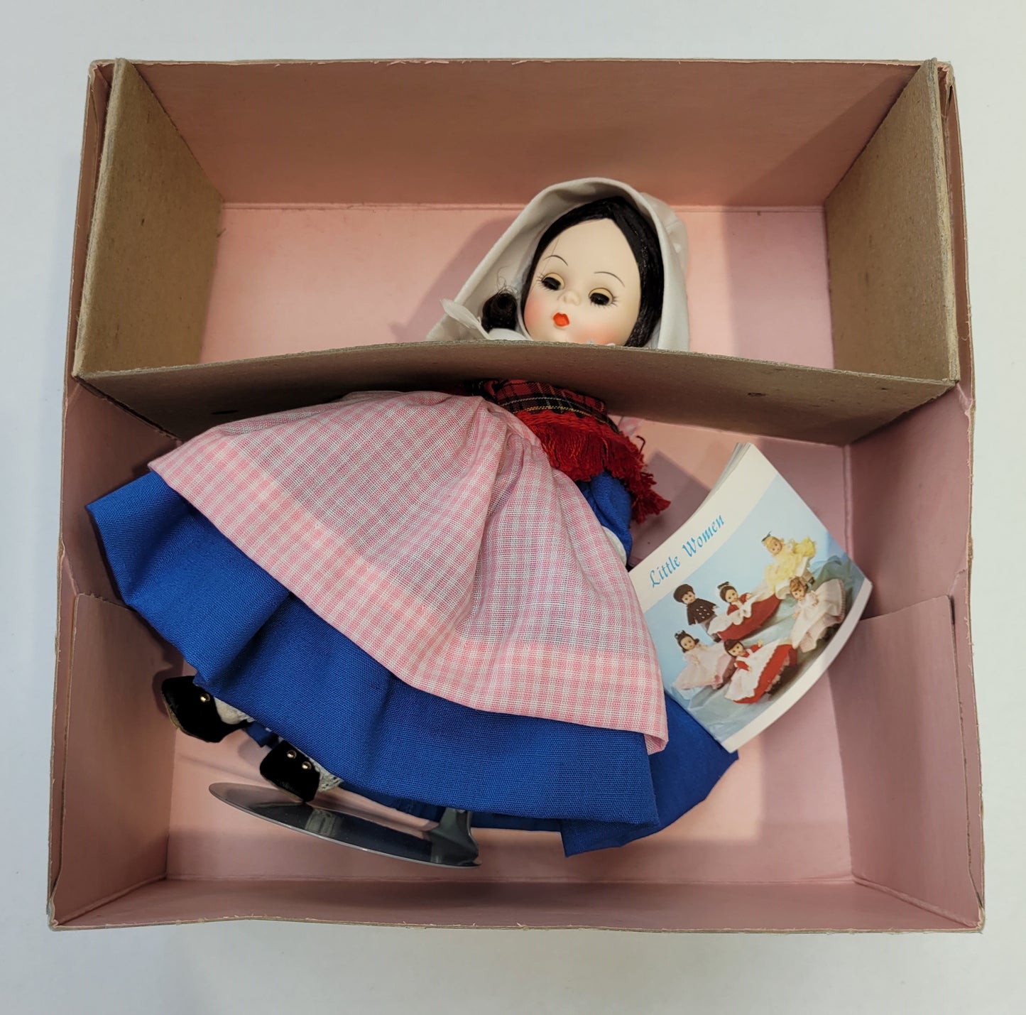 "Belgium" 562 Madame Alexander Doll