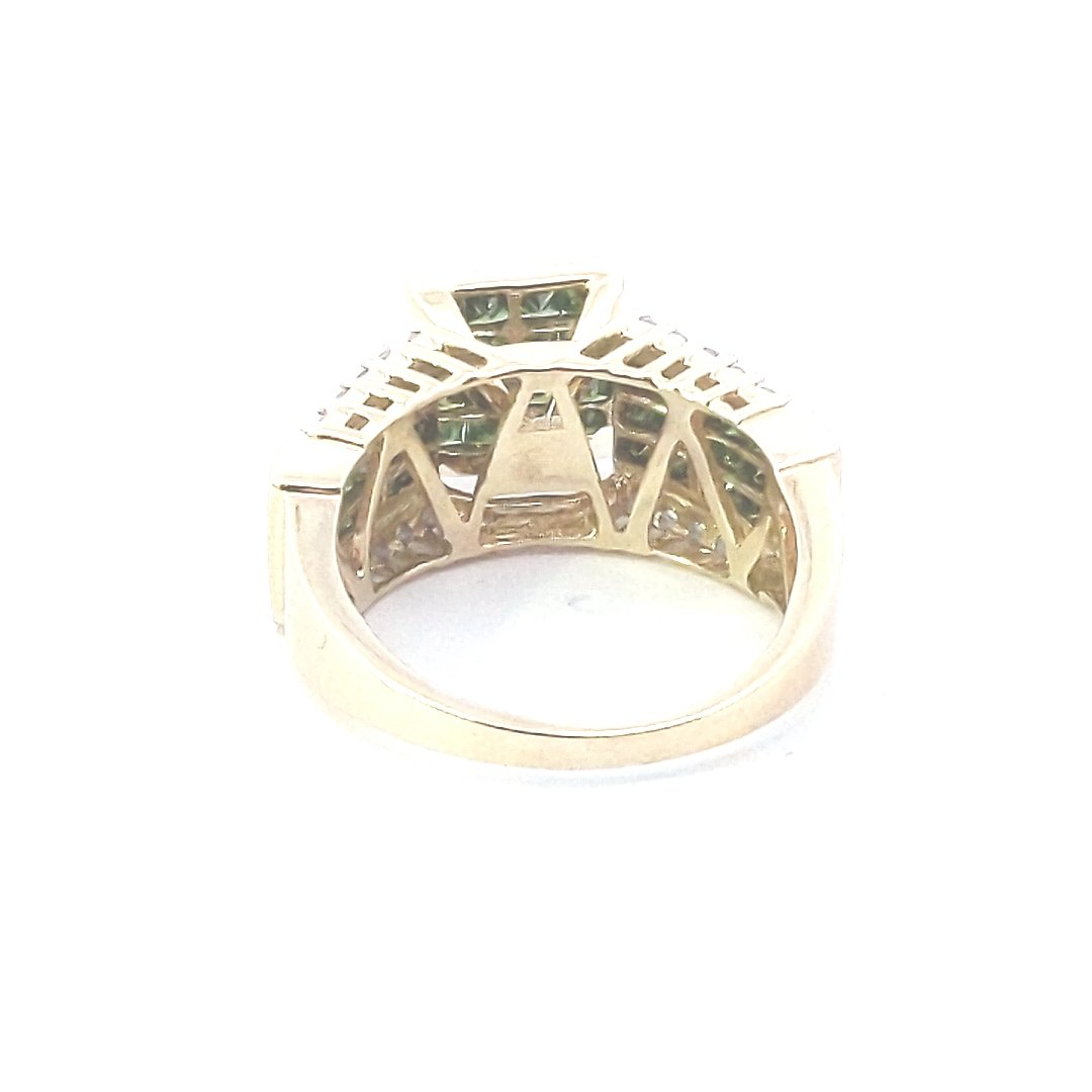 Estate $800 14K Yellow Gold Irradiated Green Diamond Invisible Set Ring