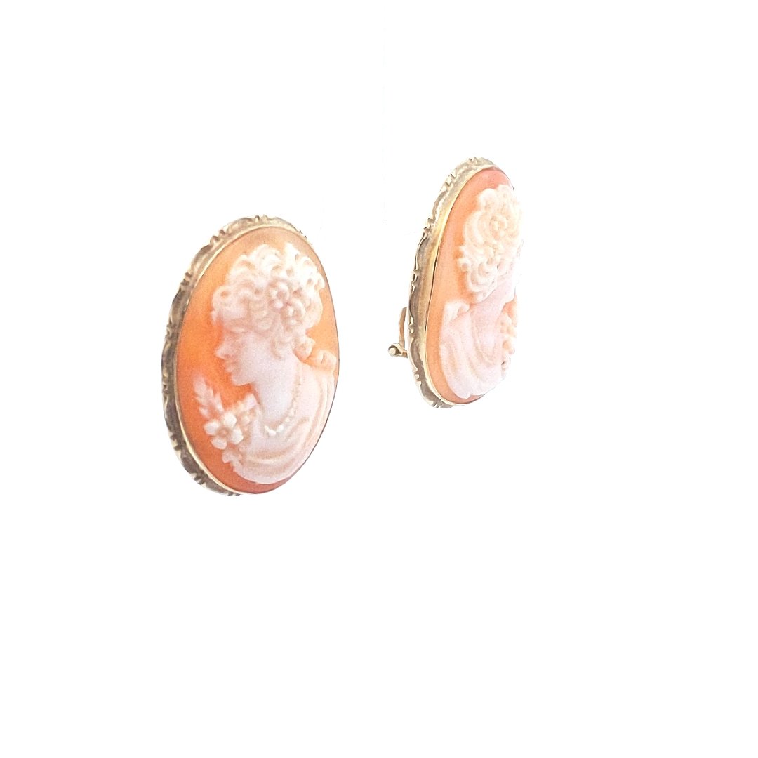 Vintage $500 14K Yellow Gold Carved Shell Cameo Earrings