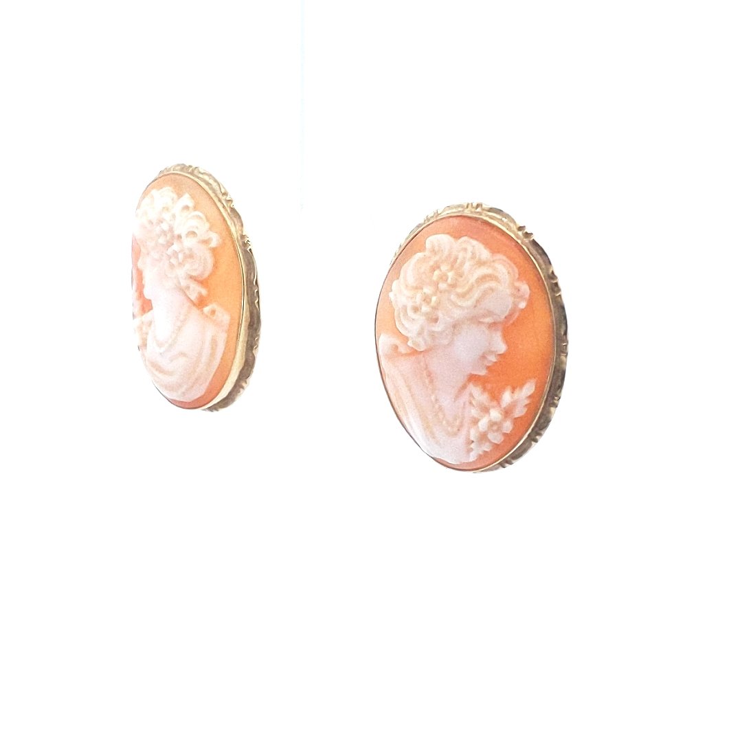 Vintage $500 14K Yellow Gold Carved Shell Cameo Earrings