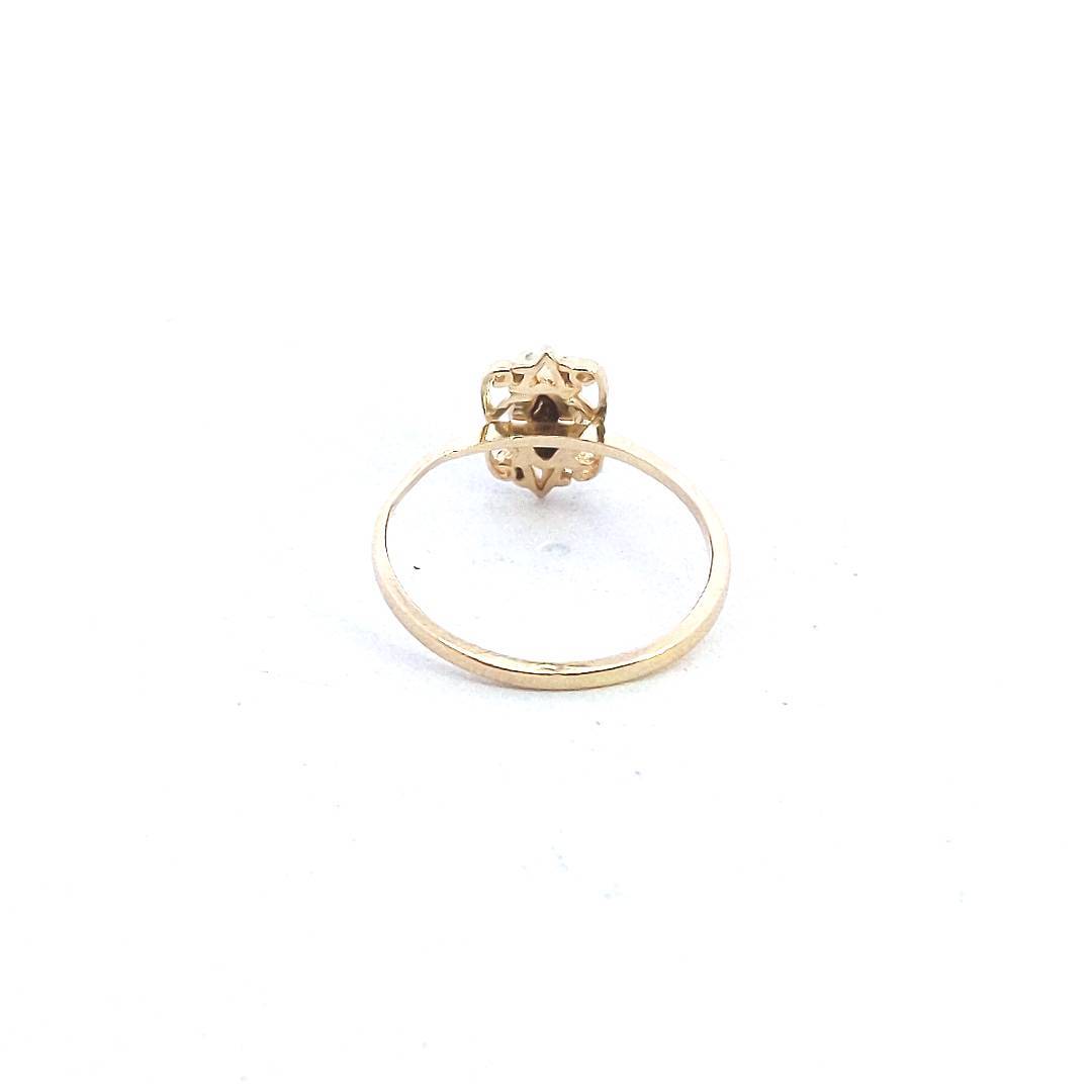 Vintage $150 14K Yellow Gold Oval Opal Ring