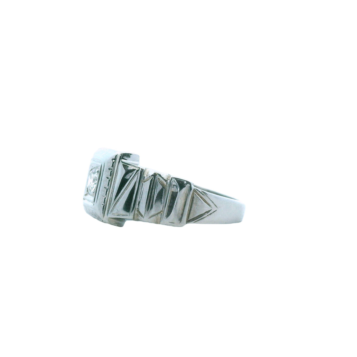 17K White Gold Carved Art Deco Diamond Ring