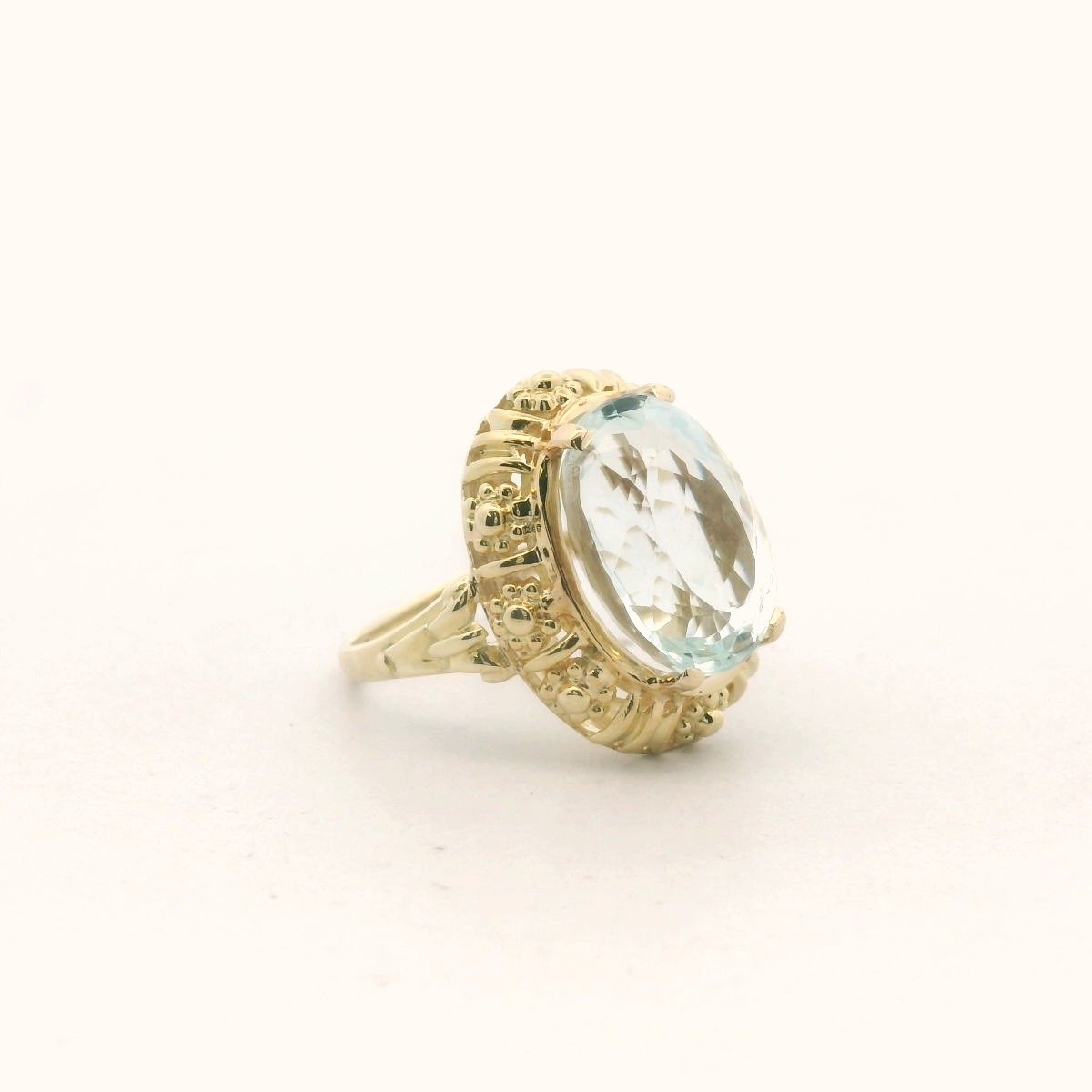 Vintage 14K Yellow Gold Aquamarine Flower Design Ring
