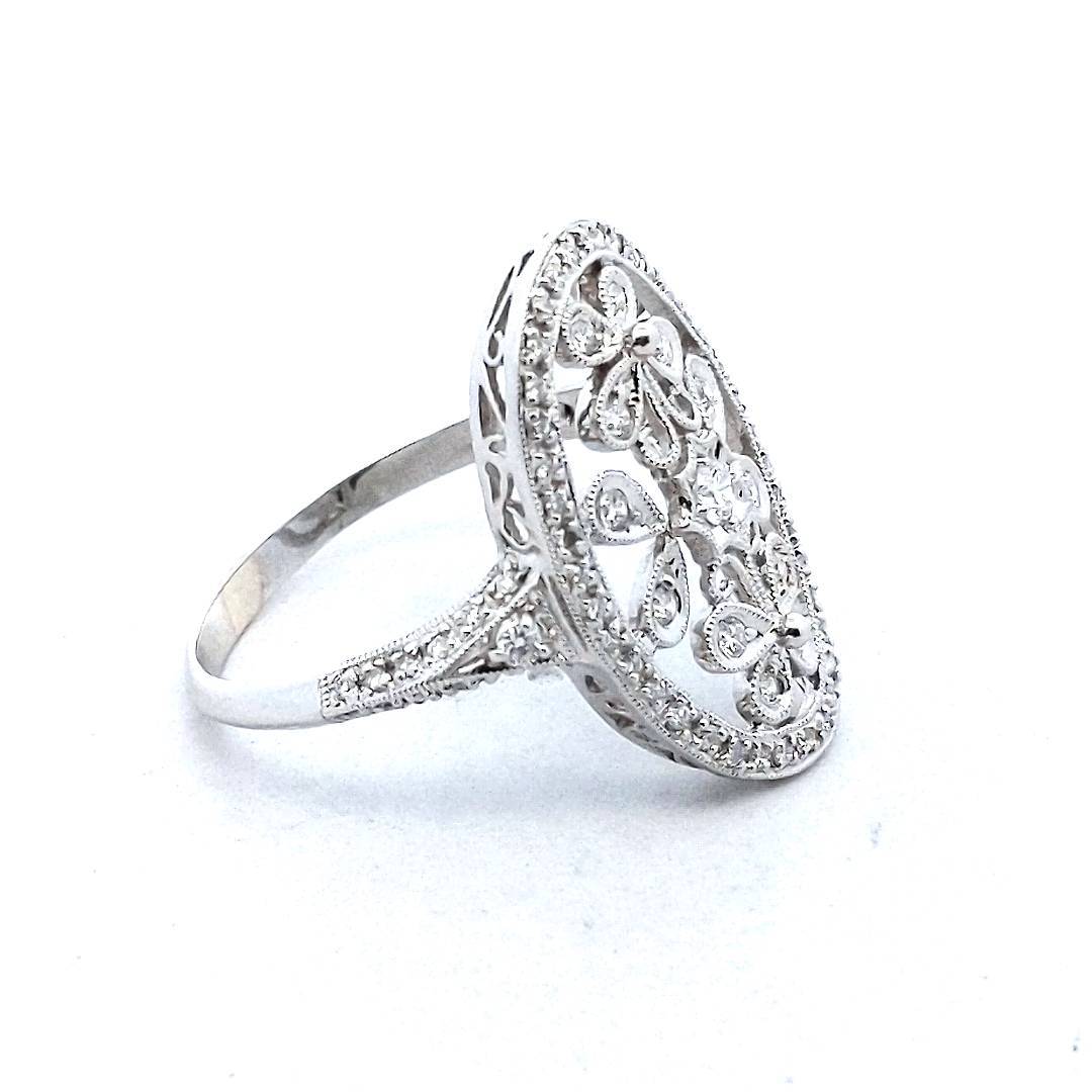 18K White Gold Natural Diamond Oval Flower Ring