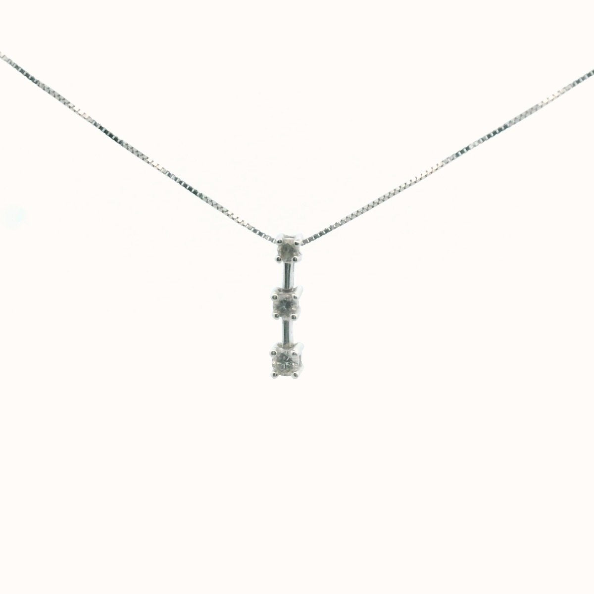 14K White Gold 3-Stone Diamond Pendant Necklace