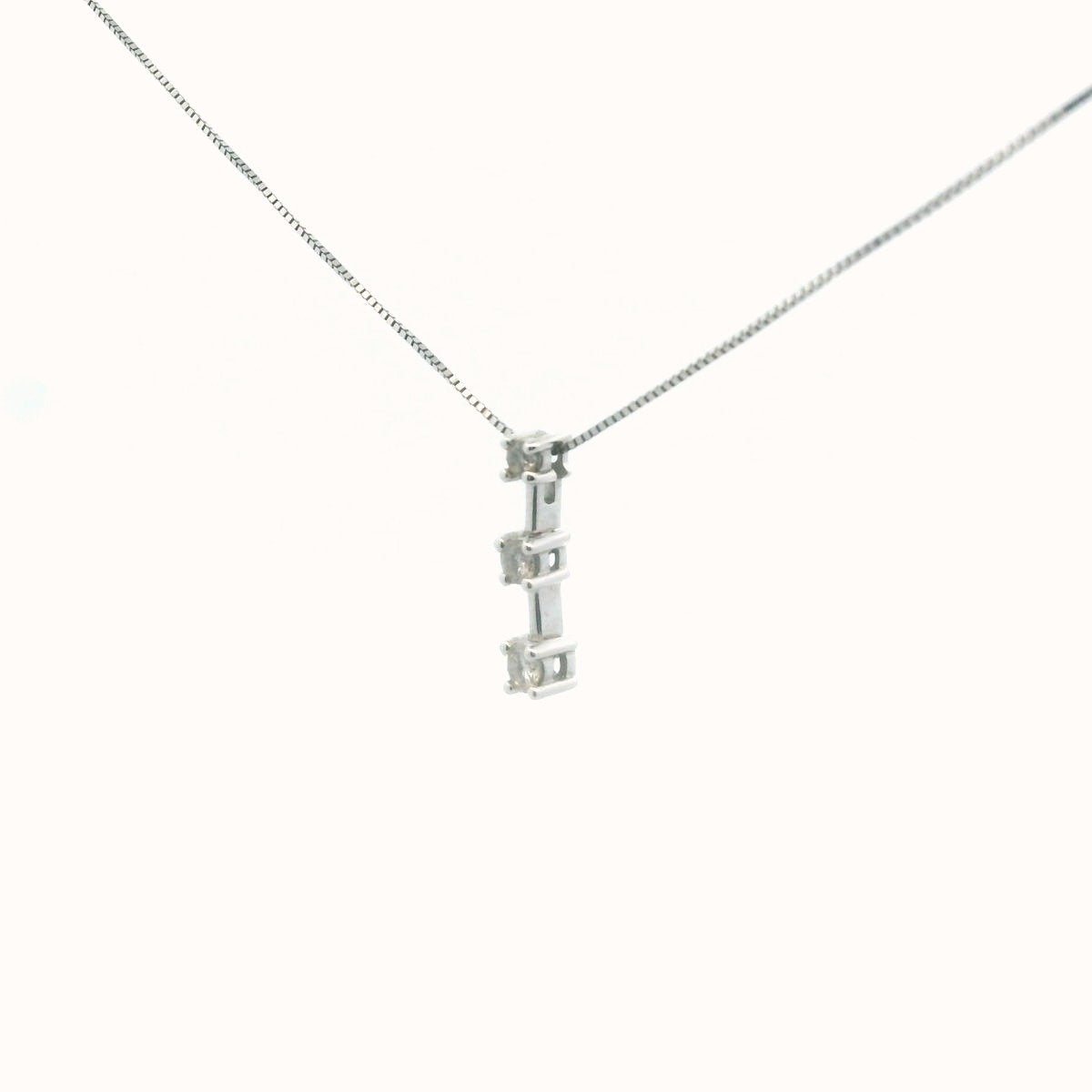 14K White Gold 3-Stone Diamond Pendant Necklace