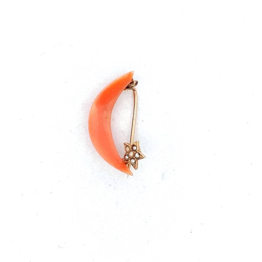14K Yellow Gold Salmon Coral Crescent Moon & Seed Pearl Star Brooch