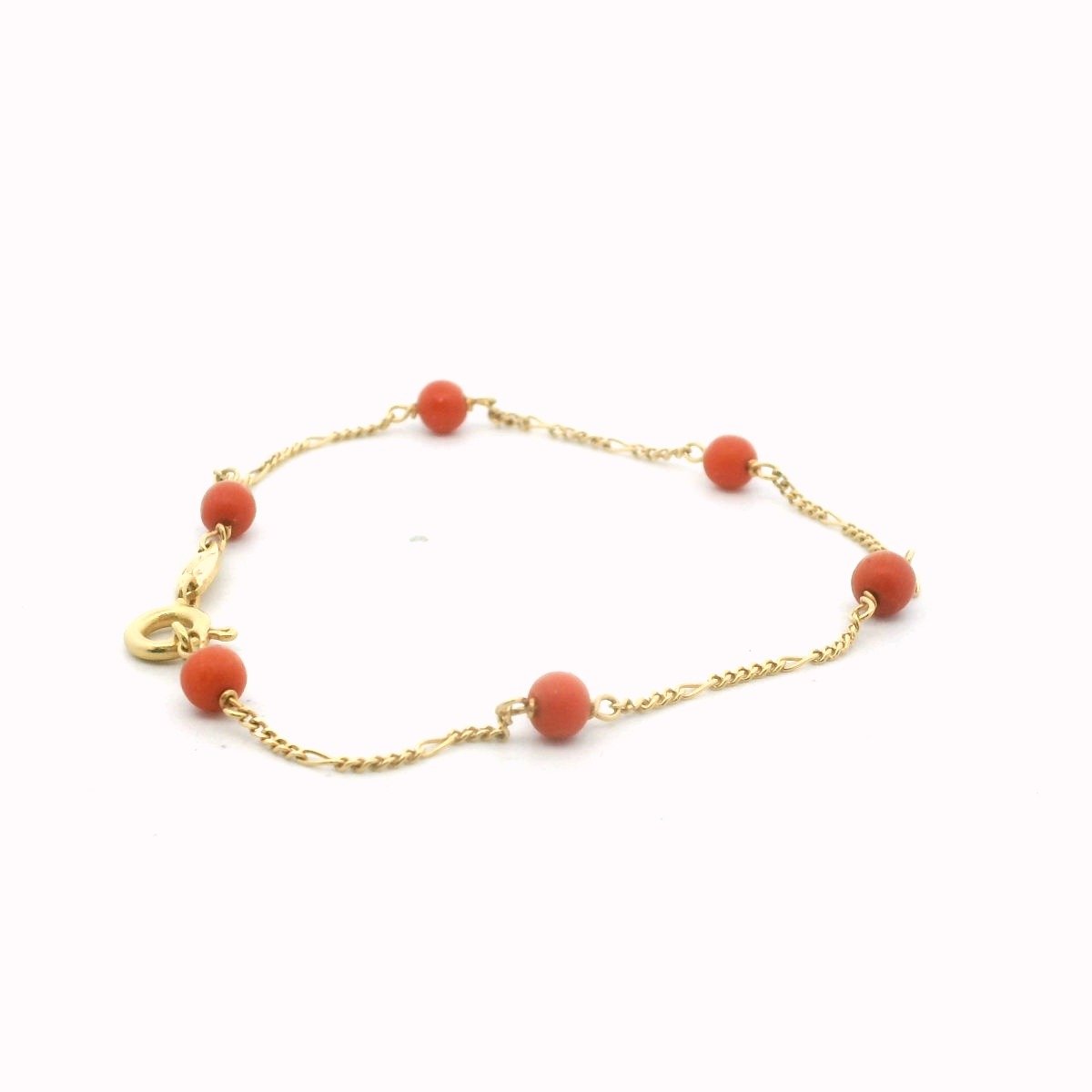 18K Yellow Gold Coral Bead Figaro Chain Bracelet