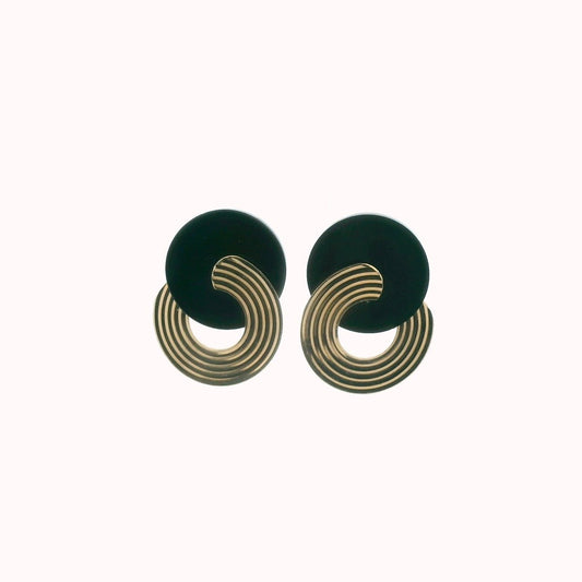 Vintage 14K Yellow Gold Textured Circle Onyx Earrings