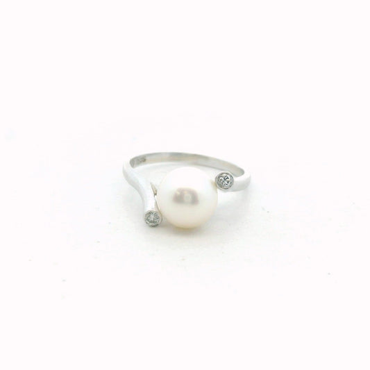 Vintage 14K White Gold Diamond & Cultured Pearl Ring
