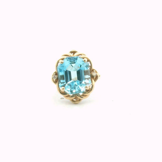 Vintage 14K Yellow Gold Blue Topaz Diamond Accent Ring