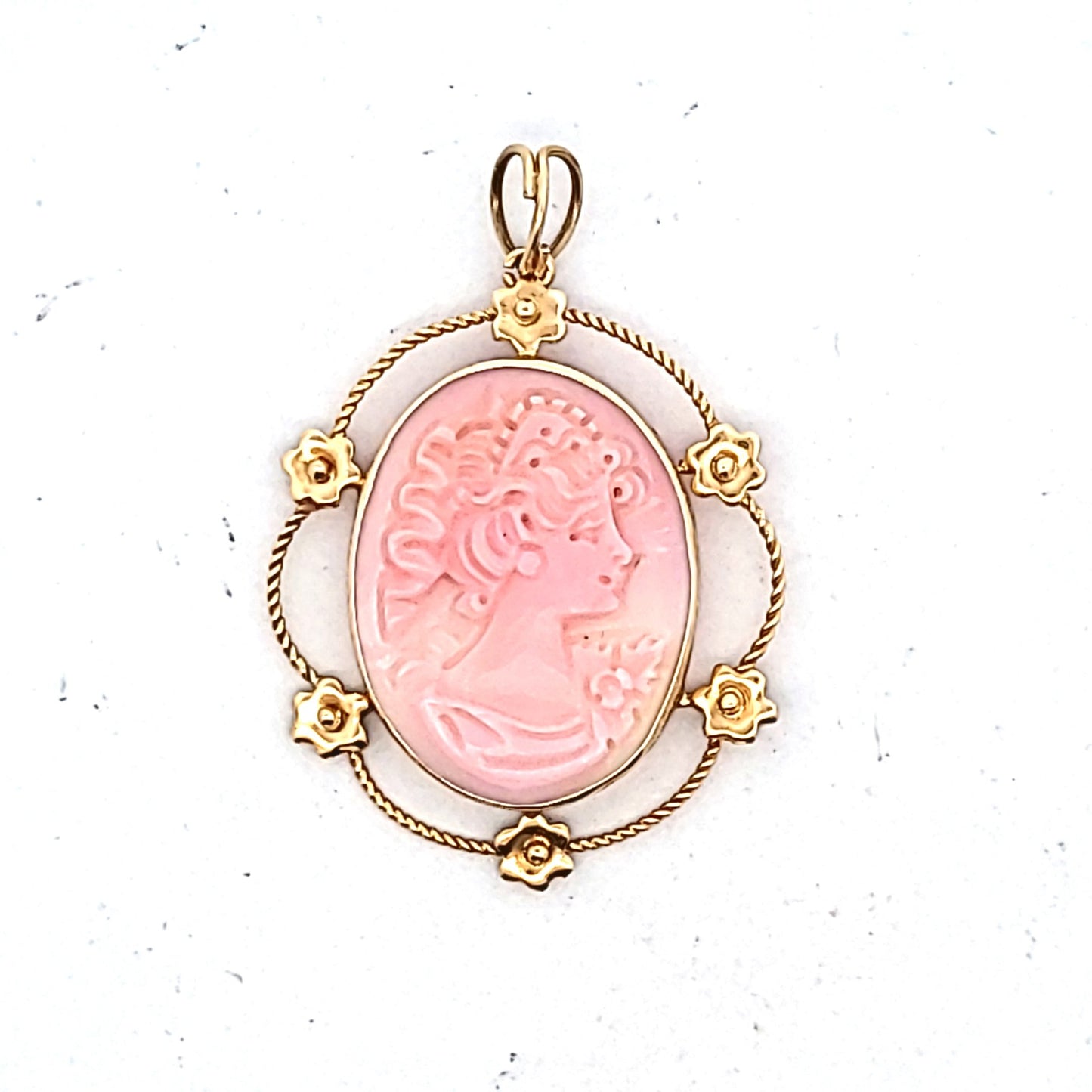 Vintage 14K Yellow Gold Carved Pink Shell Cameo Pendant