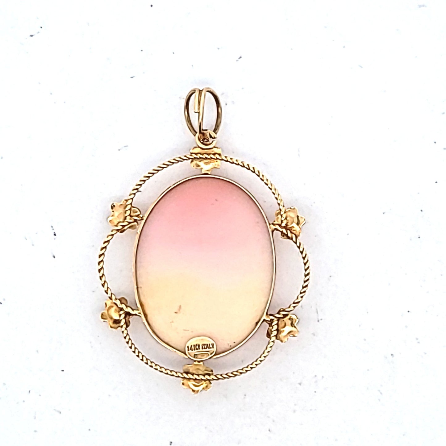 Vintage 14K Yellow Gold Carved Pink Shell Cameo Pendant